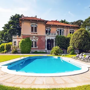 ***** Resort Ida Lampugnani Italia
